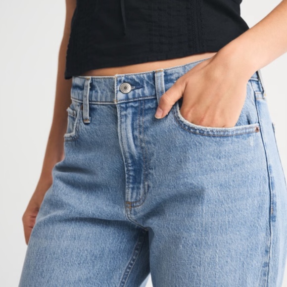 Abercrombie The 90s Baggy Low Rise Jean Size 27 - Picture 2 of 8